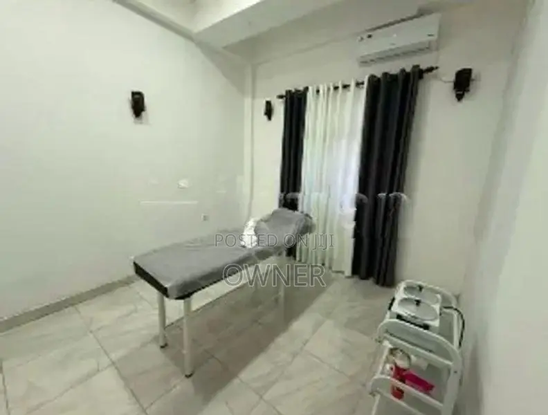 Fully Furnished Saloon for Rent in Kiribathgoda