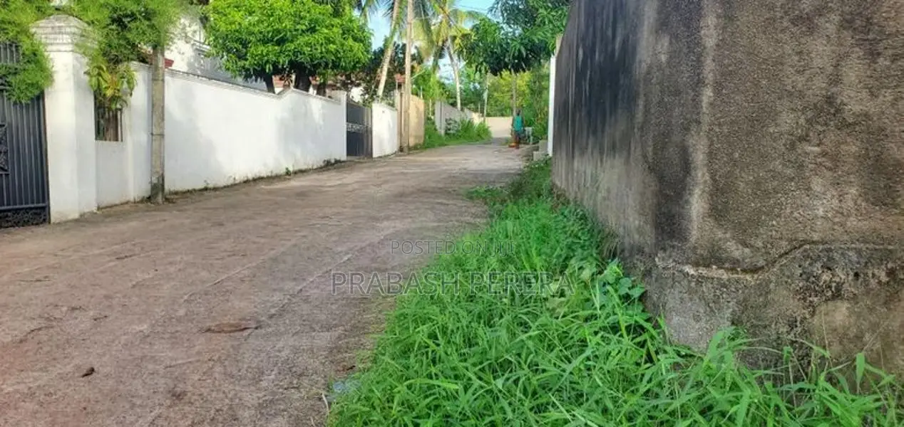 18 Perches Land for Sale in Thalawathugoda