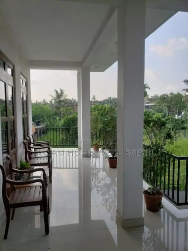 Modern 3-Storey Luxury House for Sale – Prime Pannipitiya Location