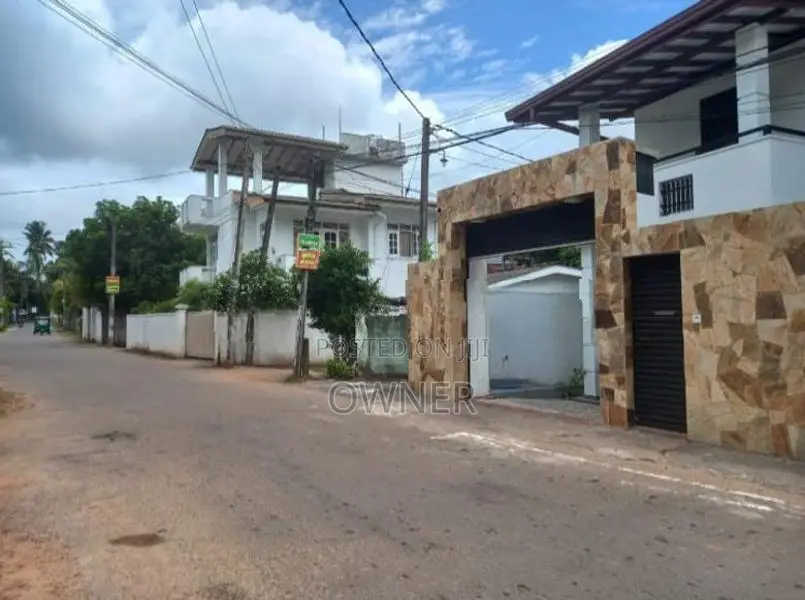 Three Story House for Rent in Piliyandala