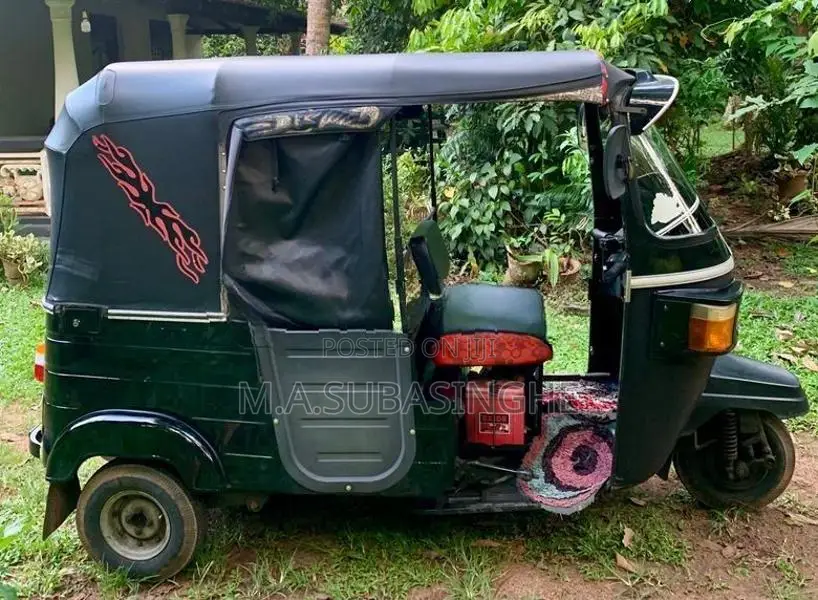 Bajaj RE 2010
