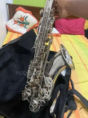Lark Tenor Saxophone