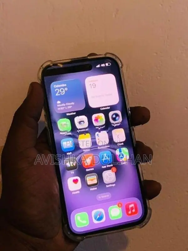 Apple iPhone 16 (Used)