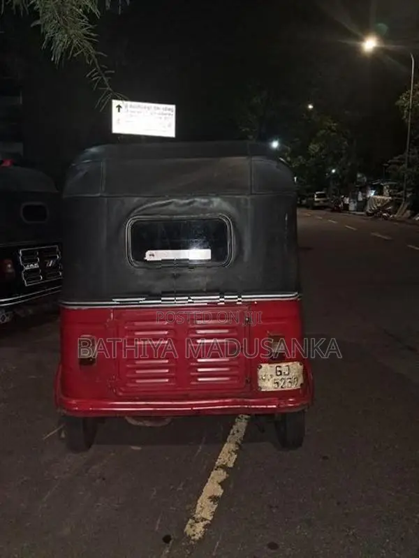 Bajaj RE 2001
