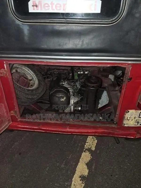 Bajaj RE 2001