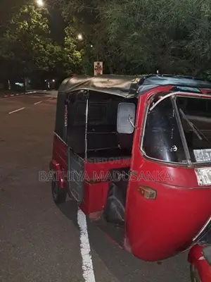 Bajaj RE 2001