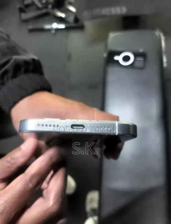 Apple iPhone 16 Pro Max (Used)