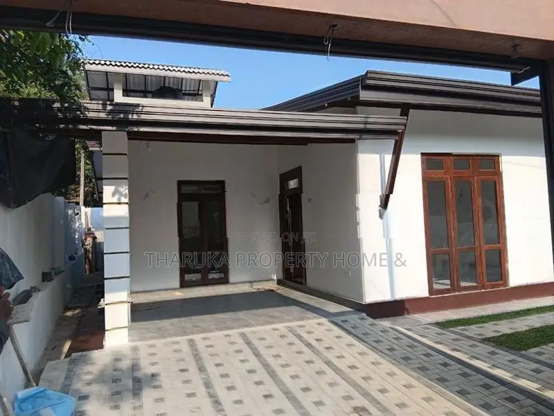Brand New House for Sale Kesbewa