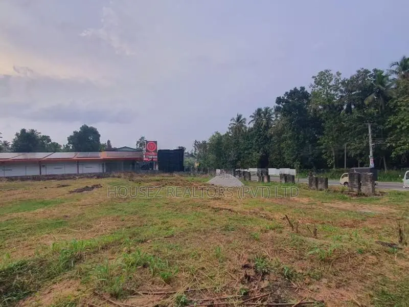 Prime Commercial Land for Rent Gampaha