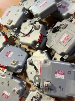 Toyota Axio Hybrid Battery ECU (Voltage Sensor)