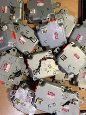 Toyota Aqua Hybrid Battery ECU (Voltage Sensor)