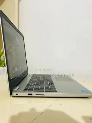 Dell 11th Gen i3 | 4GB 1TB