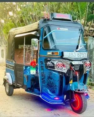 Bajaj RE 2016
