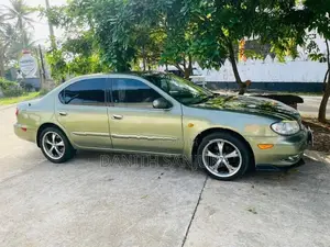 Nissan Cefiro 2000