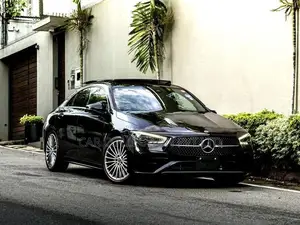Mercedes Benz CLA 180 AMG Premium Plus 2024