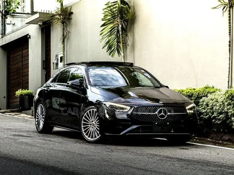 Mercedes Benz CLA 180 AMG Premium Plus 2024