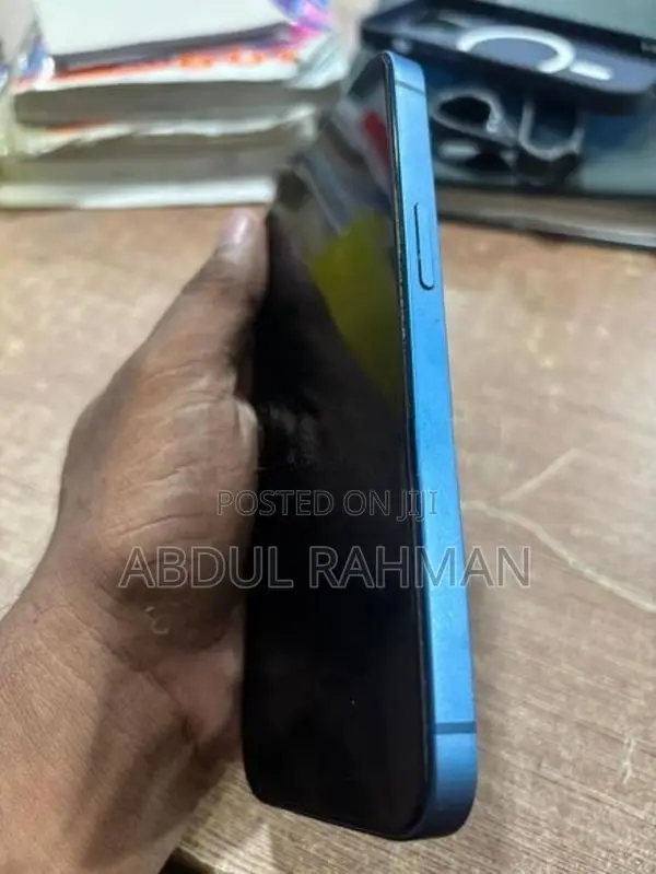 Apple iPhone 13 (Used)