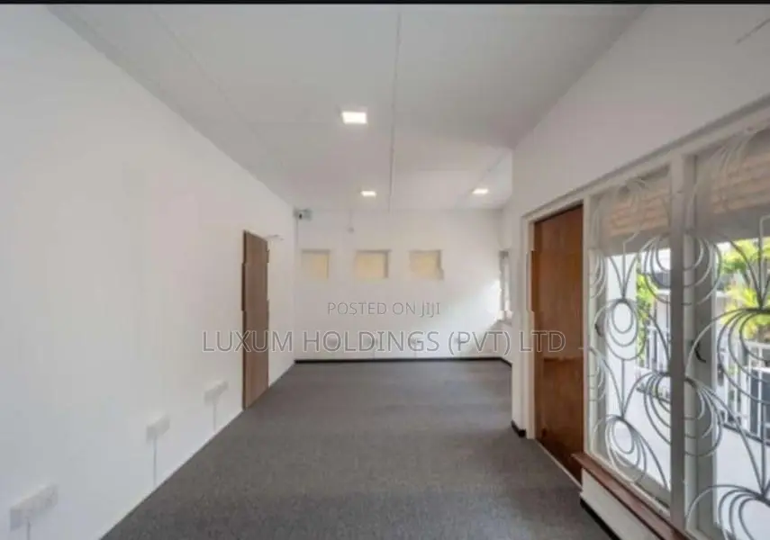 10 Seater Serviced office For Rent in Park Road Colombo 05 [ 2216C ]
