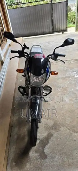 Bajaj CT100 2025