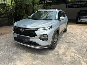 Toyota Urban Cruiser V Grade 2025