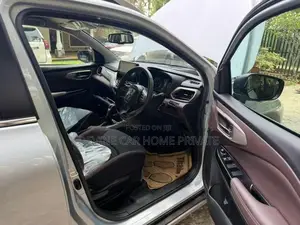 Toyota Urban Cruiser V Grade 2025