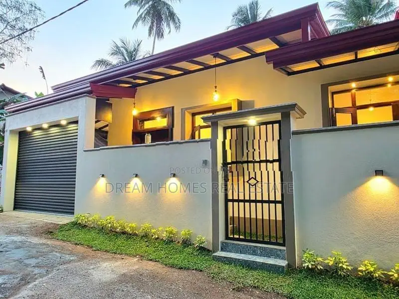 Modern Architect-Designed Single Storey House for Sale – Diyagama