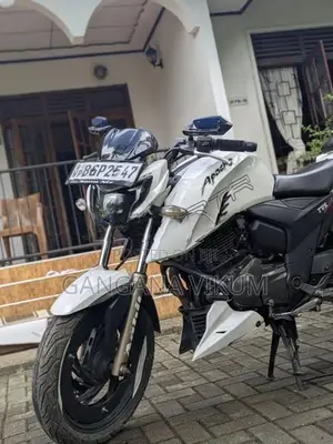 TVS Apache RTR 160 200 4V 2016