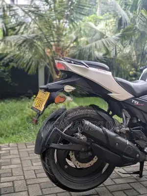 TVS Apache RTR 160 200 4V 2016