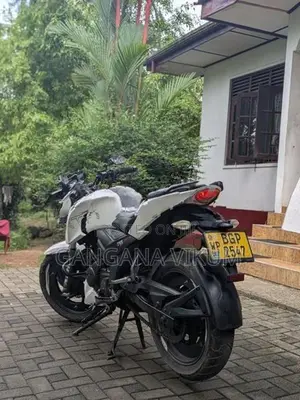 TVS Apache RTR 160 200 4V 2016