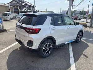 Daihatsu Rocky Premium G HEV 2025