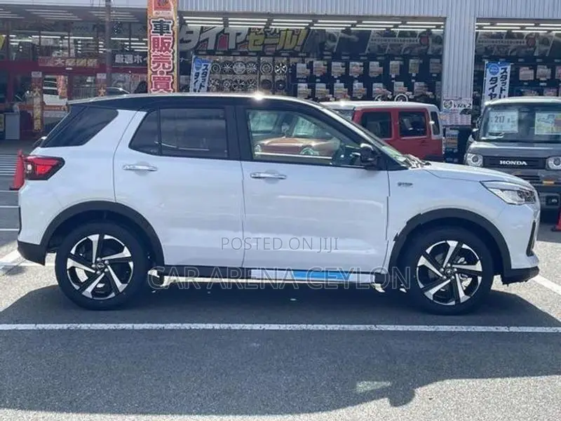Daihatsu Rocky Premium G HEV 2025
