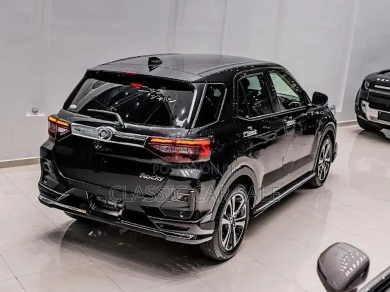 Daihatsu Rocky Premium 2025
