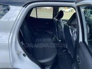Daihatsu Rocky Premium G HEV 2025