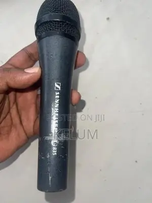 Sennheiser E835 Dynamic Vocal Microphone