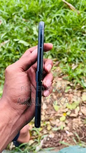 Samsung Galaxy S21 (Used)
