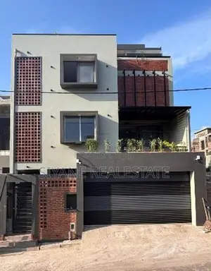 Beautiful Luxury House for Sale Katubedda Moratuwa