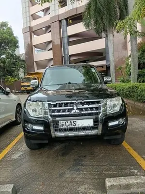 Mitsubishi Montero 2015