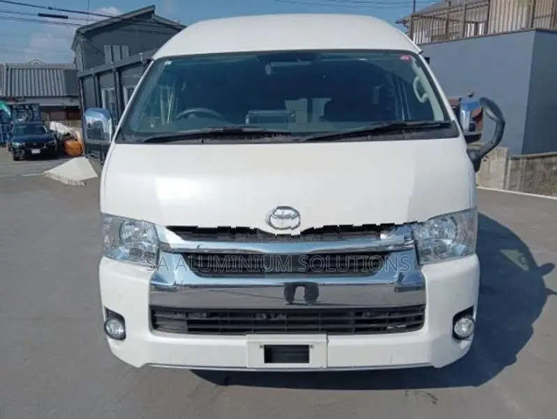 Toyota Commuter 2024