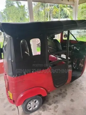 Bajaj RE 2016