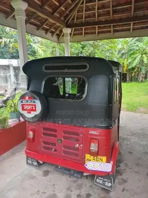 Bajaj RE 2016