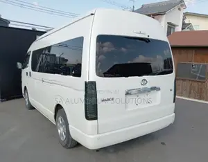 Toyota Commuter 2024