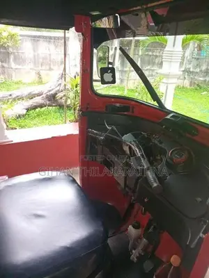 Bajaj RE 2016