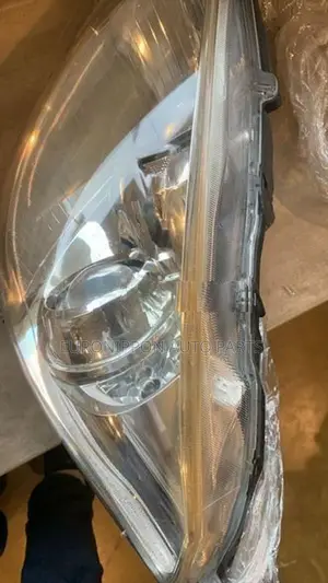 Toyota Aqua Head Light