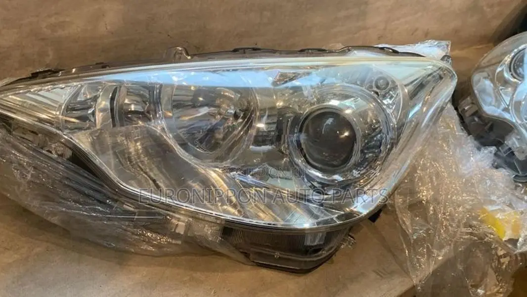 Toyota Aqua Head Light