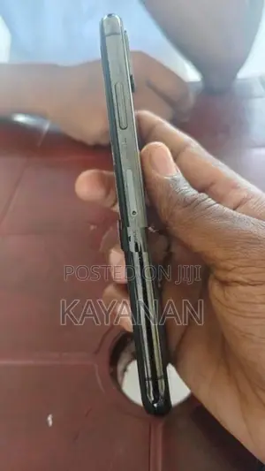 Apple iPhone X (Used)