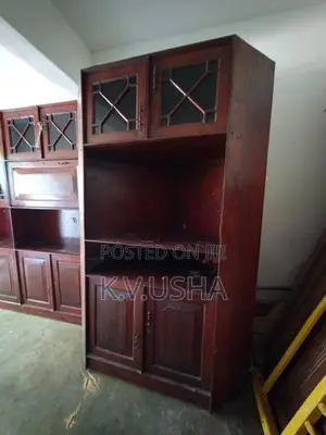 Showcase cupboard