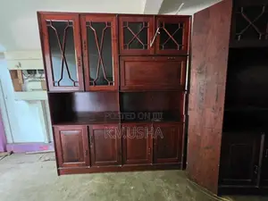 Showcase cupboard