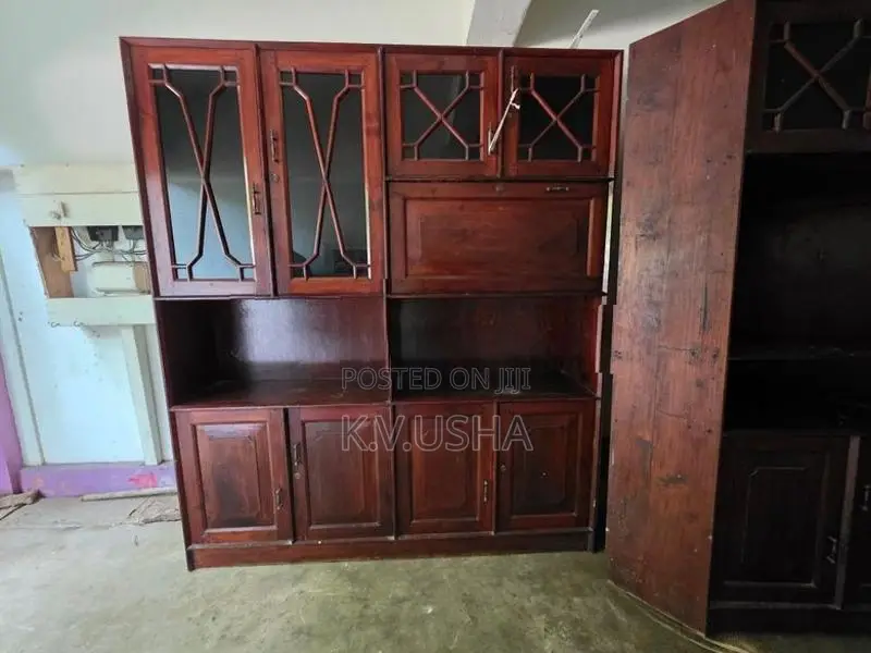 Showcase cupboard