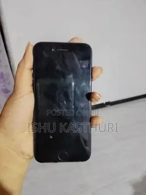 Apple iPhone SE 2 (Used)