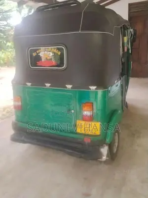 Bajaj RE 2011